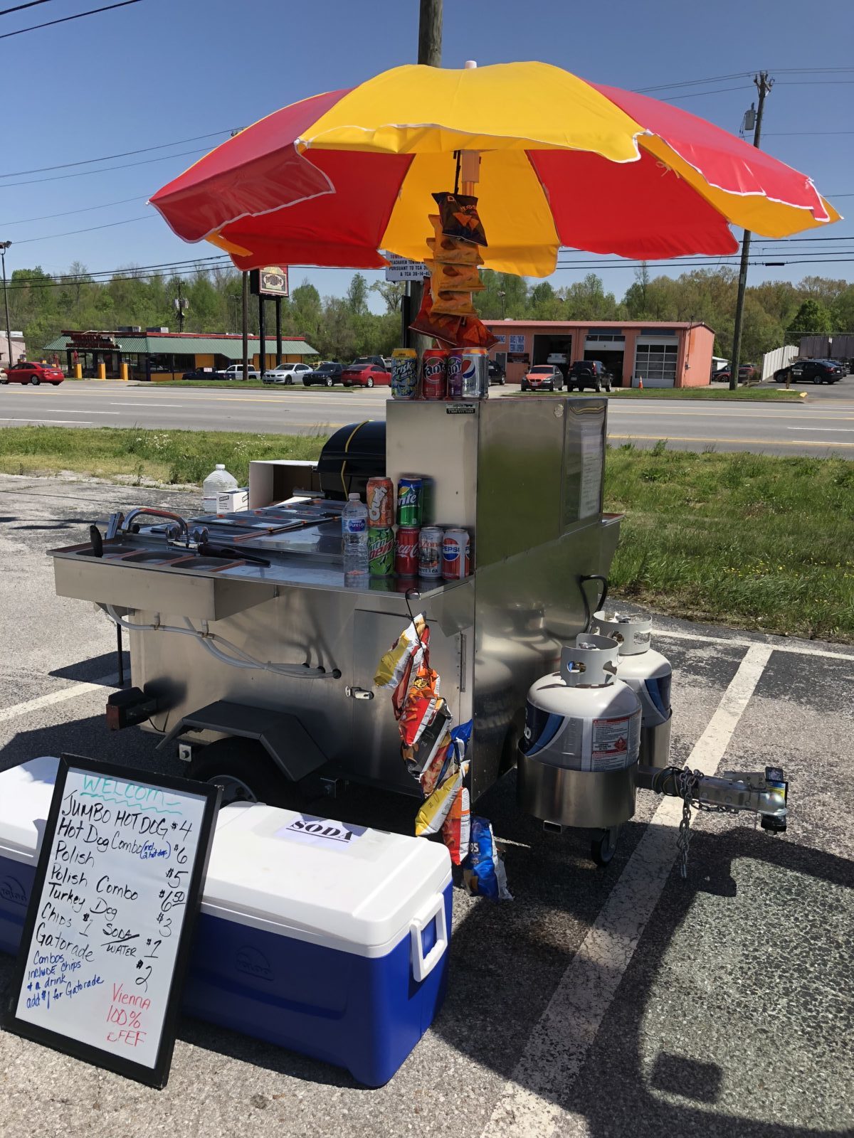 GiGi's Hot Dog Vendor Critique - I Critique Another Hot Dog Cart Setup